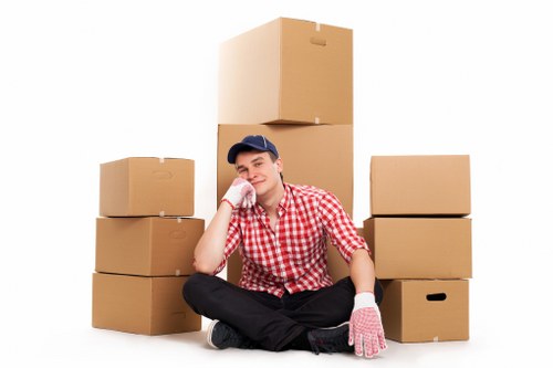 Well-organised storage unit with secure stacking